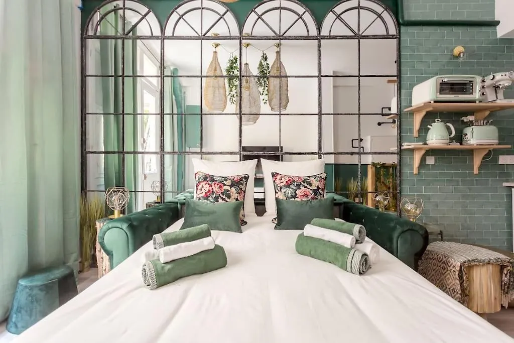 P2- Perfect Escape For 4 Near Montmartre location