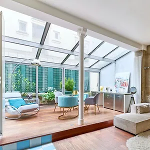 Lepic, Luxury Flat In Montmartre With Private Terrasse-appartement Entier Appartement