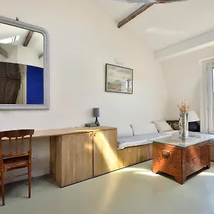 Stylish Attic Conversion Appartement